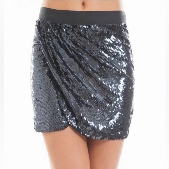 Haute Hippie Black Sequin Mini Skirt Size Medium Excellent Condition - Picture 1 of 6